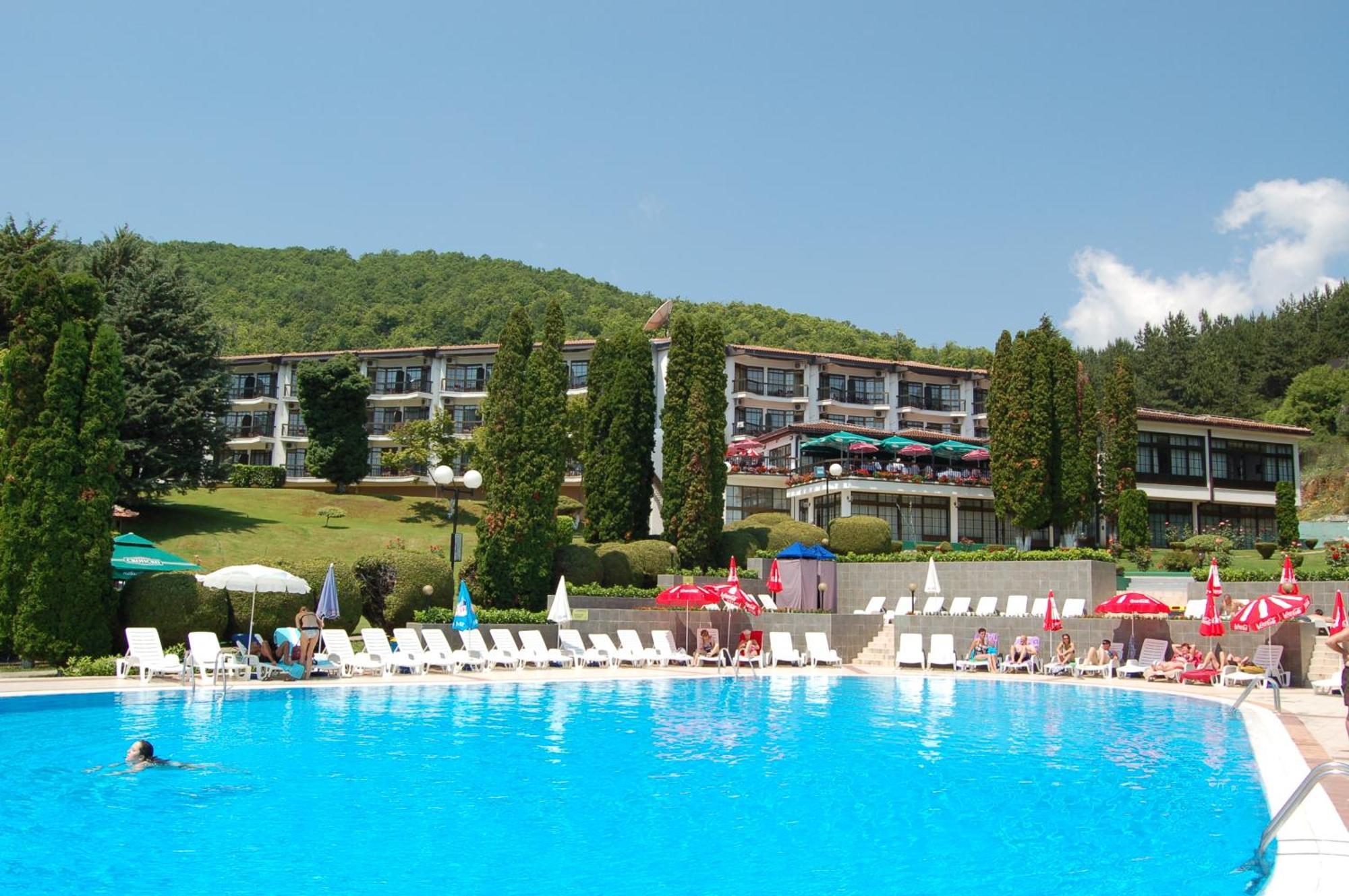 Hotel Makpetrol ستروغا المظهر الخارجي الصورة